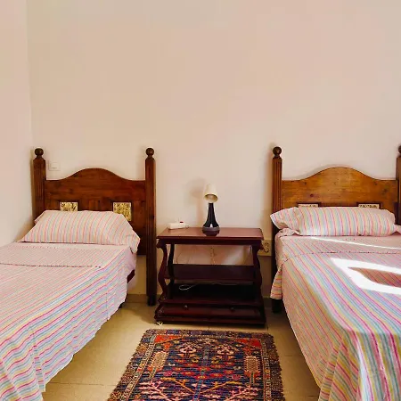 Πανσιόν Art House *