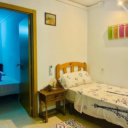 Guest house Art House Alicante