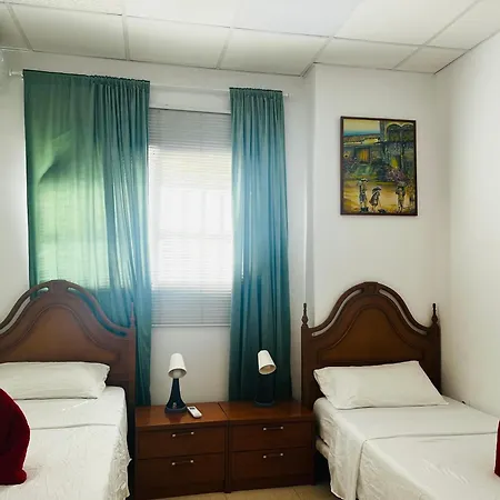 Art House بيت ضيافة *